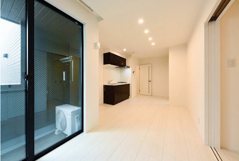 居室・リビング　ＬＤＫ10.1帖　システムキッチン　エアコン完備　バルコニー