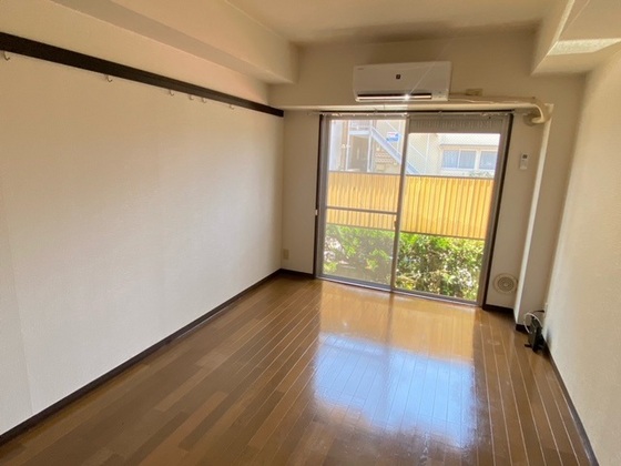 居室・リビング　※別部屋の写真です