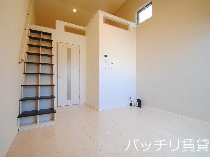 居室・リビング　画像は同型タイプの為、現状を優先致します。