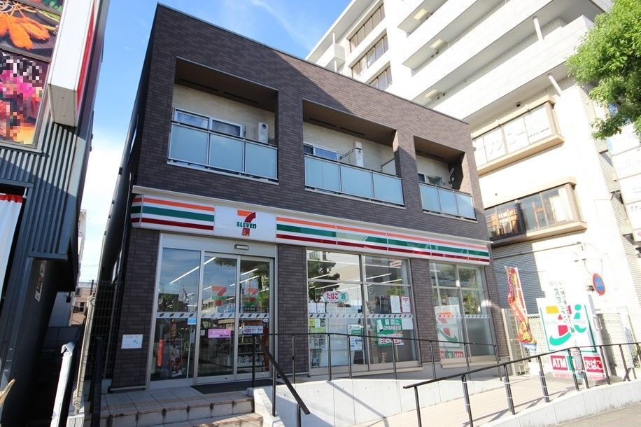 コンビニ　セブンイレブン（コンビニ）まで110m