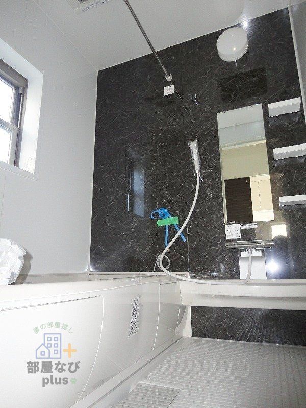 バス・シャワールーム　※他号室写真です