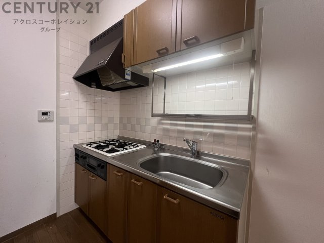 キッチン　壁付けキッチンでスペースを最大限有効活用できます！