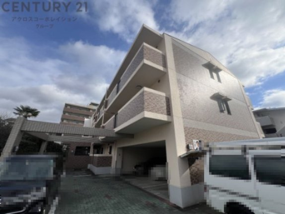 建物外観　敷地内に駐車場あります！