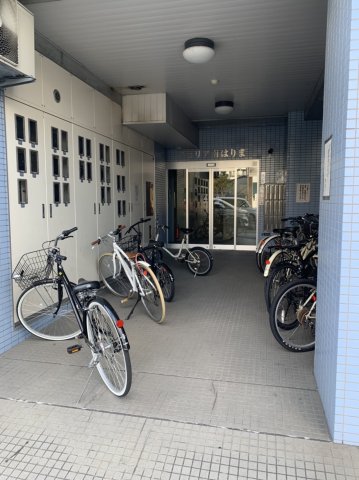 エントランス　現況が相違する場合は現況を優先致します。