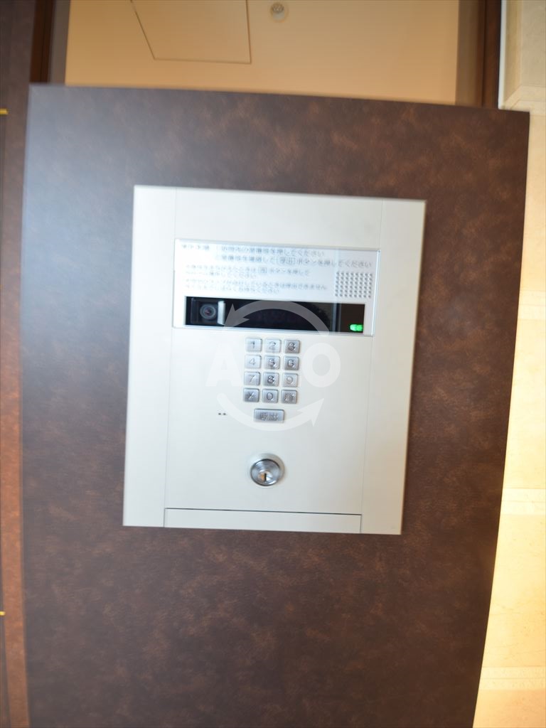 セキュリティ　スプランディッド難波II　エントランスオートロック