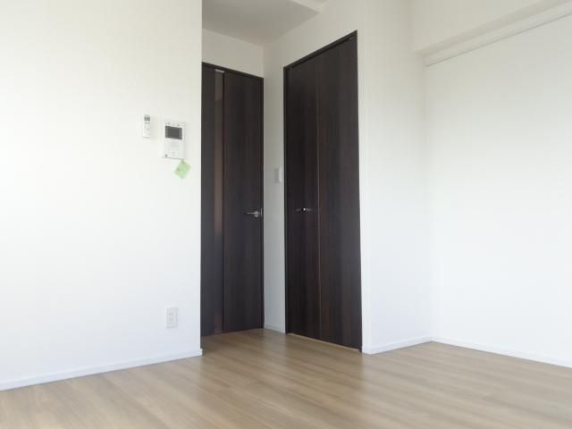 その他部屋・スペース　おしゃれなフローリング色