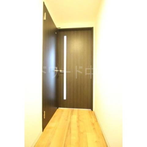 玄関　詳細は、ウィンドワード中の島までご相談下さい。