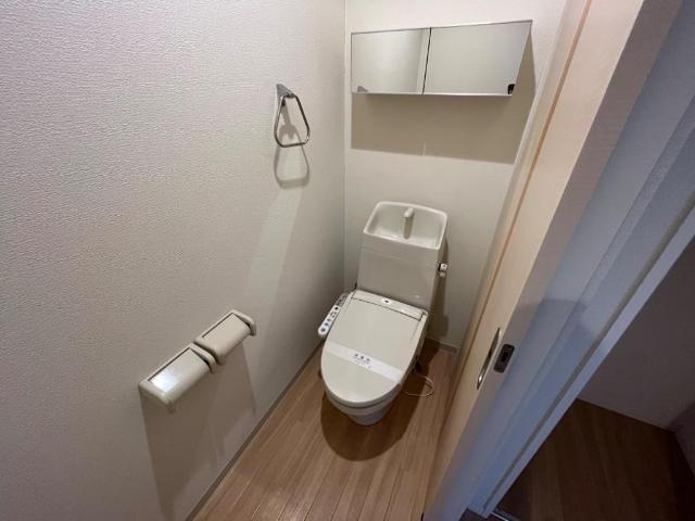 トイレ　トイレ