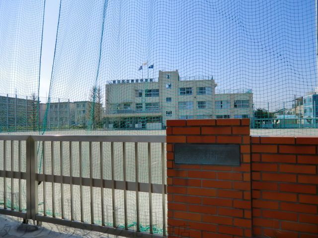 中学校　足立区立青井中学校（中学校）まで380m