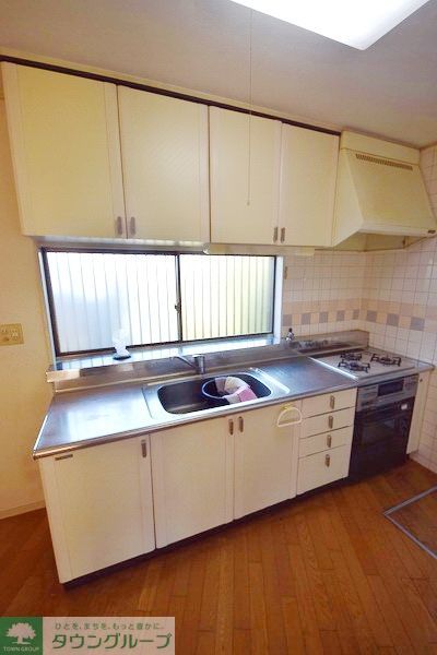 キッチン　★3口ガスコンロのシステムキッチンです★