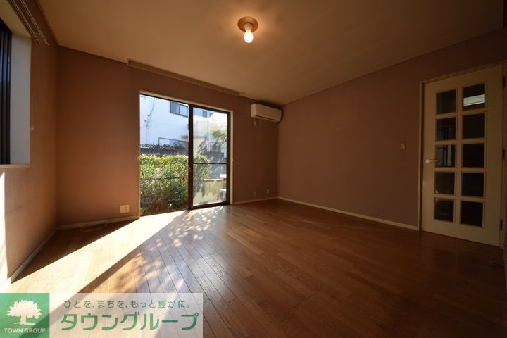 居室・リビング　★日当たり良好で広いリビングです★