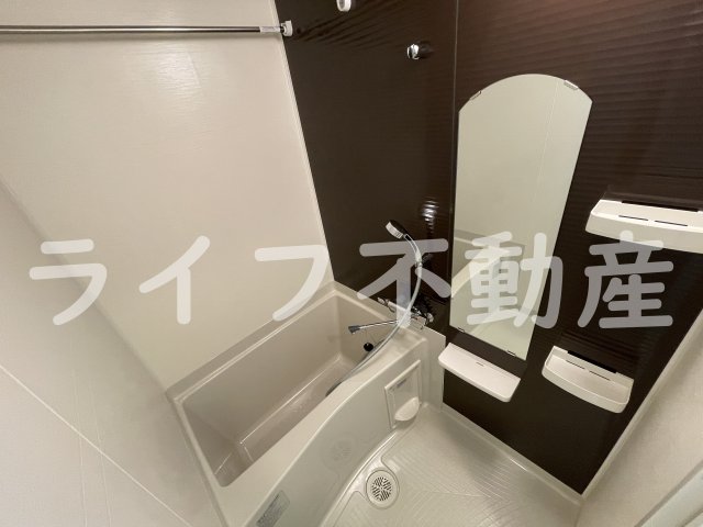 バス・シャワールーム　落ち着いた空間のお風呂です