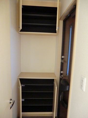 玄関　シューズボックス付き玄関