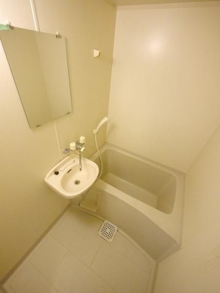 バス・シャワールーム　☆バストイレ別☆