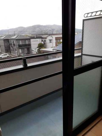 バルコニー　外からの目が気にならないバルコニーで洗濯物が干せます