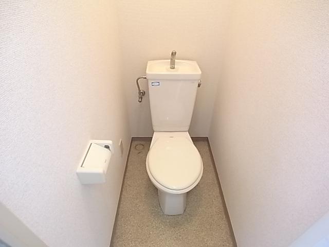 トイレ　清潔感のあるトイレです