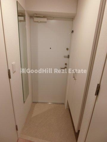 玄関　セレニテ新大阪ミラク弐番館