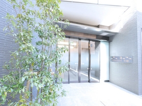 エントランス　毎日通るエントランスはこんな感じです♪