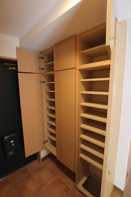 玄関　同物件別号室