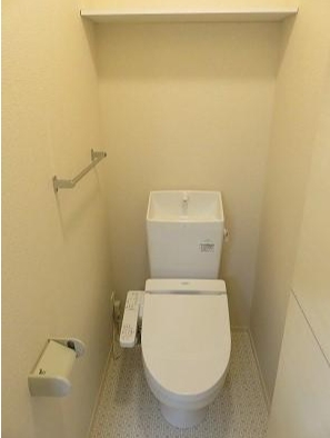 トイレ　別仕様の写真のため参考にして下さい