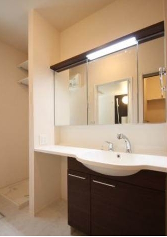 洗面設備　別仕様の写真のため参考にして下さい