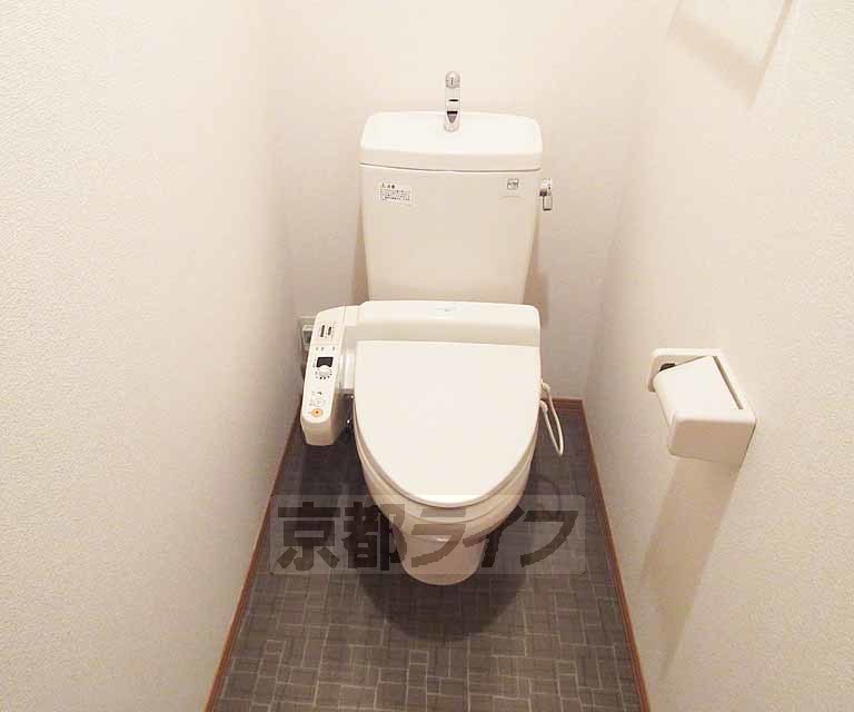 トイレ　ウォシュレットついています