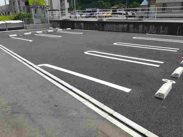 駐車場　車をお持ちの方に嬉しい駐車場付きの物件です