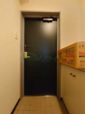 玄関　ラ・カーサモモイ