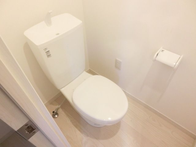 トイレ　シンプルで清潔感のあるトイレです♪