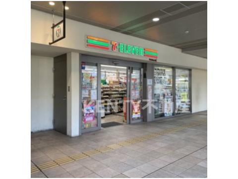 コンビニ　セブンイレブン 京急ST蒲田改札前店（コンビニ）まで392m