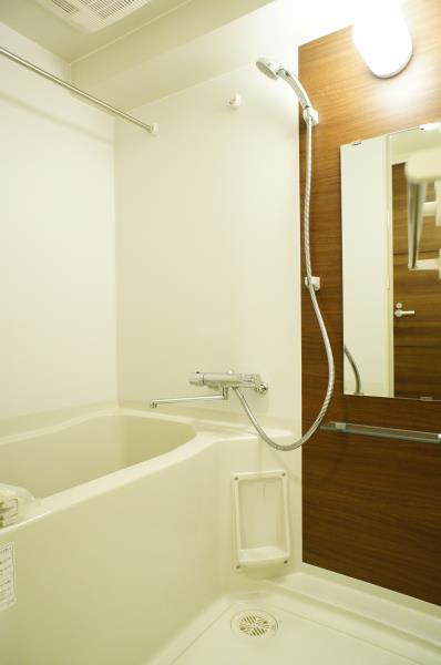 バス・シャワールーム　ゆったり過ごせるお風呂です