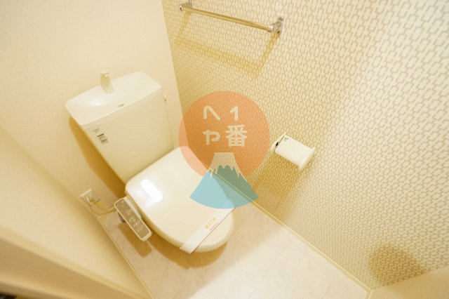 トイレ　落ち着いた色調のトイレです　※参考写真です