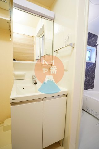 洗面設備　独立洗面化粧台付き　※参考写真です