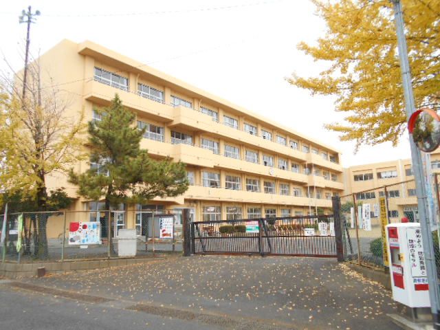 小学校　海老名市立社家小学校（小学校）まで685m