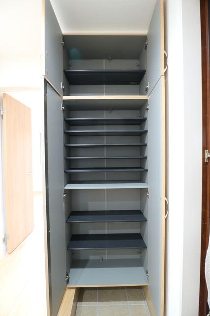 収納　収納　シューズボックス