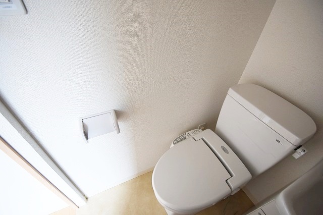 トイレ　もちろんウォシュレット付き