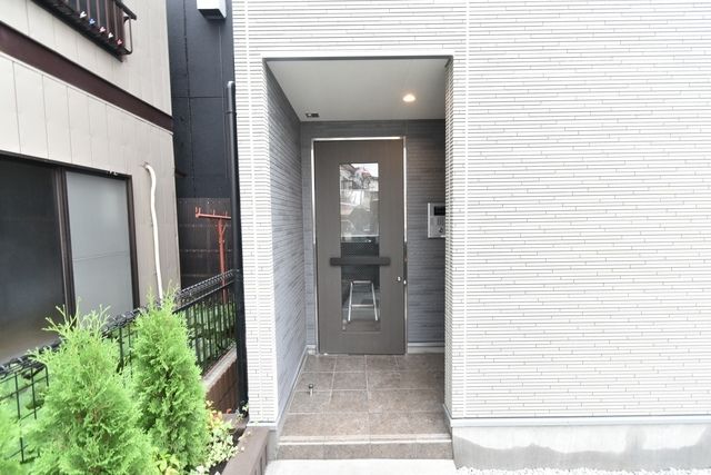 エントランス　★オートロック付き★