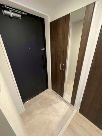 玄関　※同建物同型別のお部屋