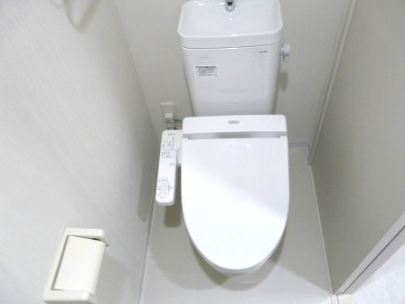 トイレ　ウォシュレット付き