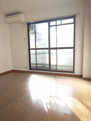 居室・リビング　ゆったりとした居間です