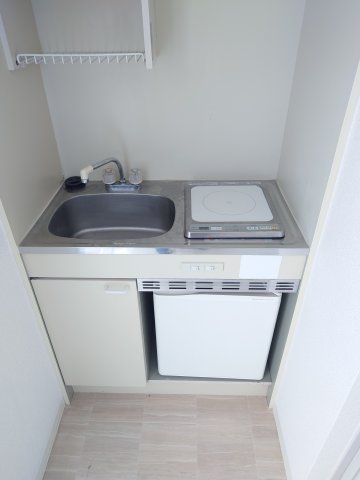 キッチン　コンパクトなキッチンで掃除もラクラク