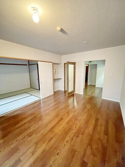 居室・リビング　※別部屋参考写真です