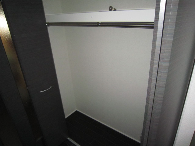収納　写真は同マンションの他のお部屋のものです