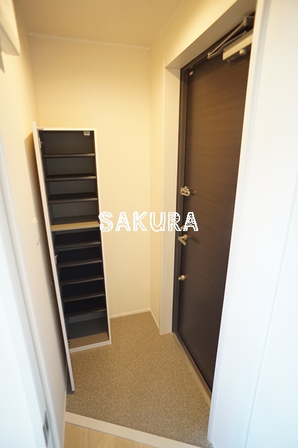 玄関　収納豊富なシューズボックスです♪