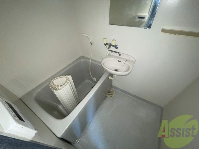 バス・シャワールーム　追い焚き機能が付いているのでいつでも温かいお風呂に入れますよ