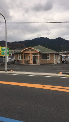 病院　森岡こどもクリニック（病院）まで328m