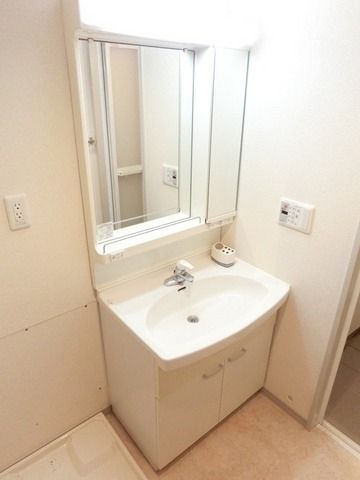 洗面設備　★広めな脱衣所スペース★