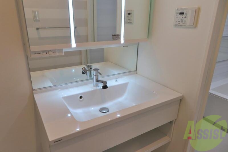 洗面設備　こちらで出かける準備をするのが楽しみですね