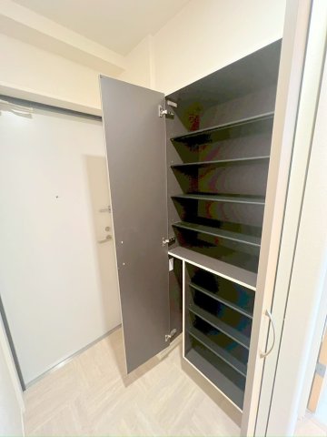 玄関　シューズボックス