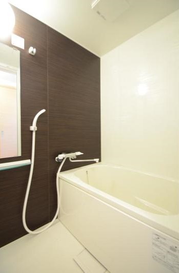 バス・シャワールーム　清潔感のある快適バスルーム♪日々の疲れを癒すお風呂です♪